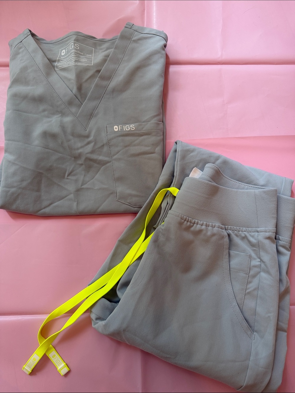 FIGS grey set
